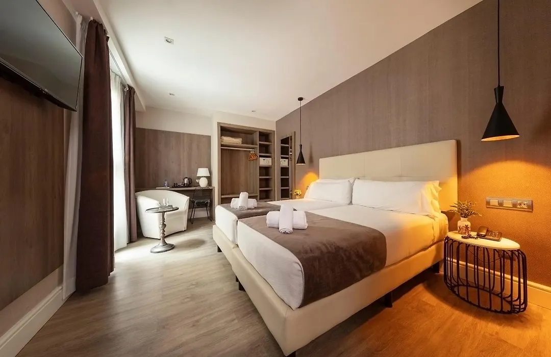Hotel Oasis-1